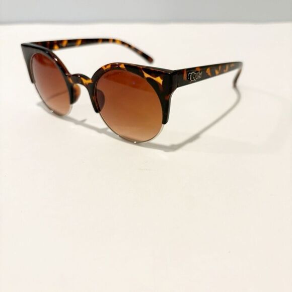 QUAY Australia HARLEM Round Cat Eye Sunglasses Brown tortoise